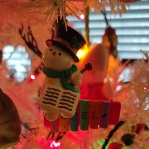 TREVCO TRADING CORP ~ MISTLETOE MAGIC ~ SNOWMAN PLAYING XYLOPHONE ~ MIB